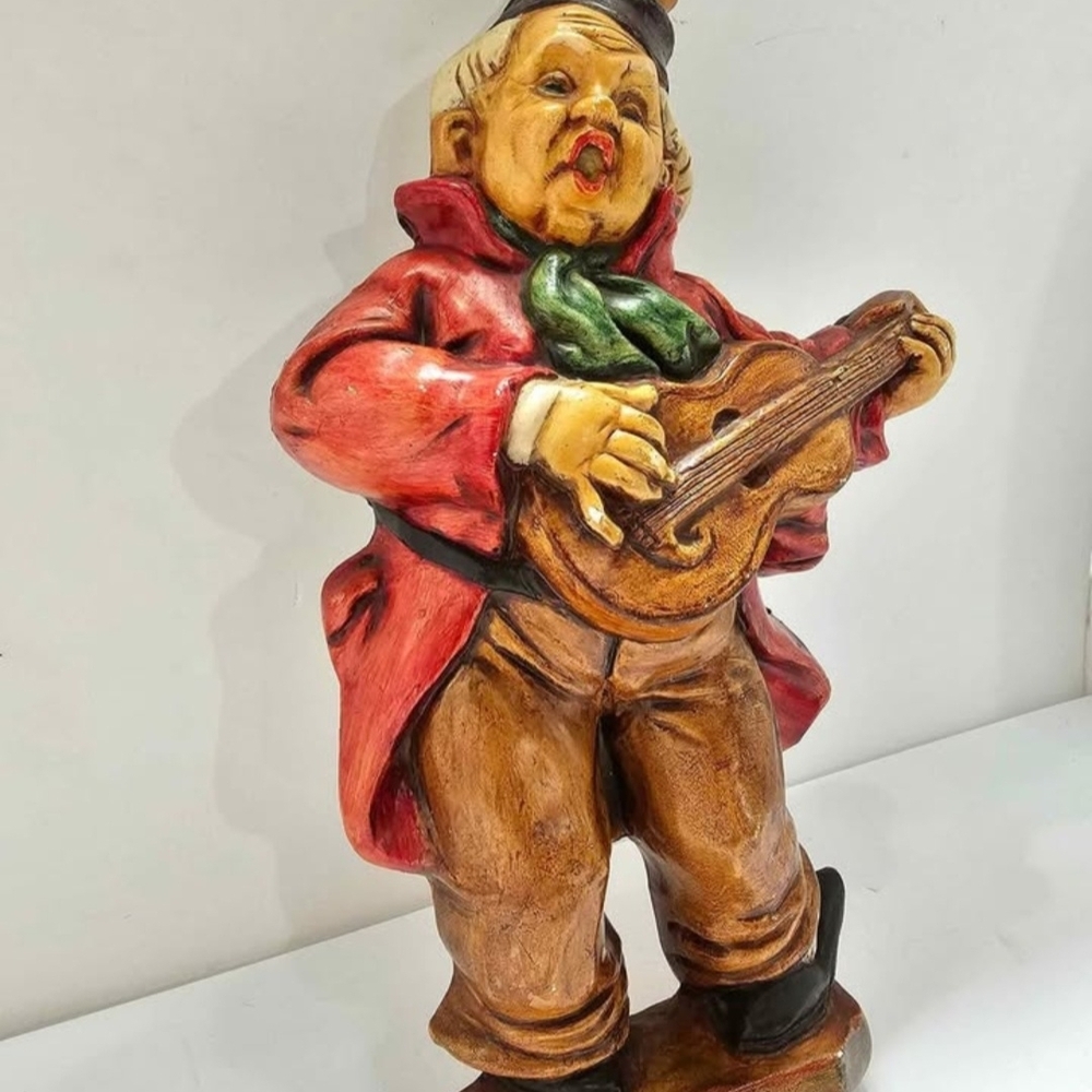 Charming "Very Old" Musician Figure Wall Hanging - Picture 3 of 10